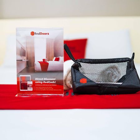 Reddoorz At Samat Mandaluyong Hotell Exteriör bild