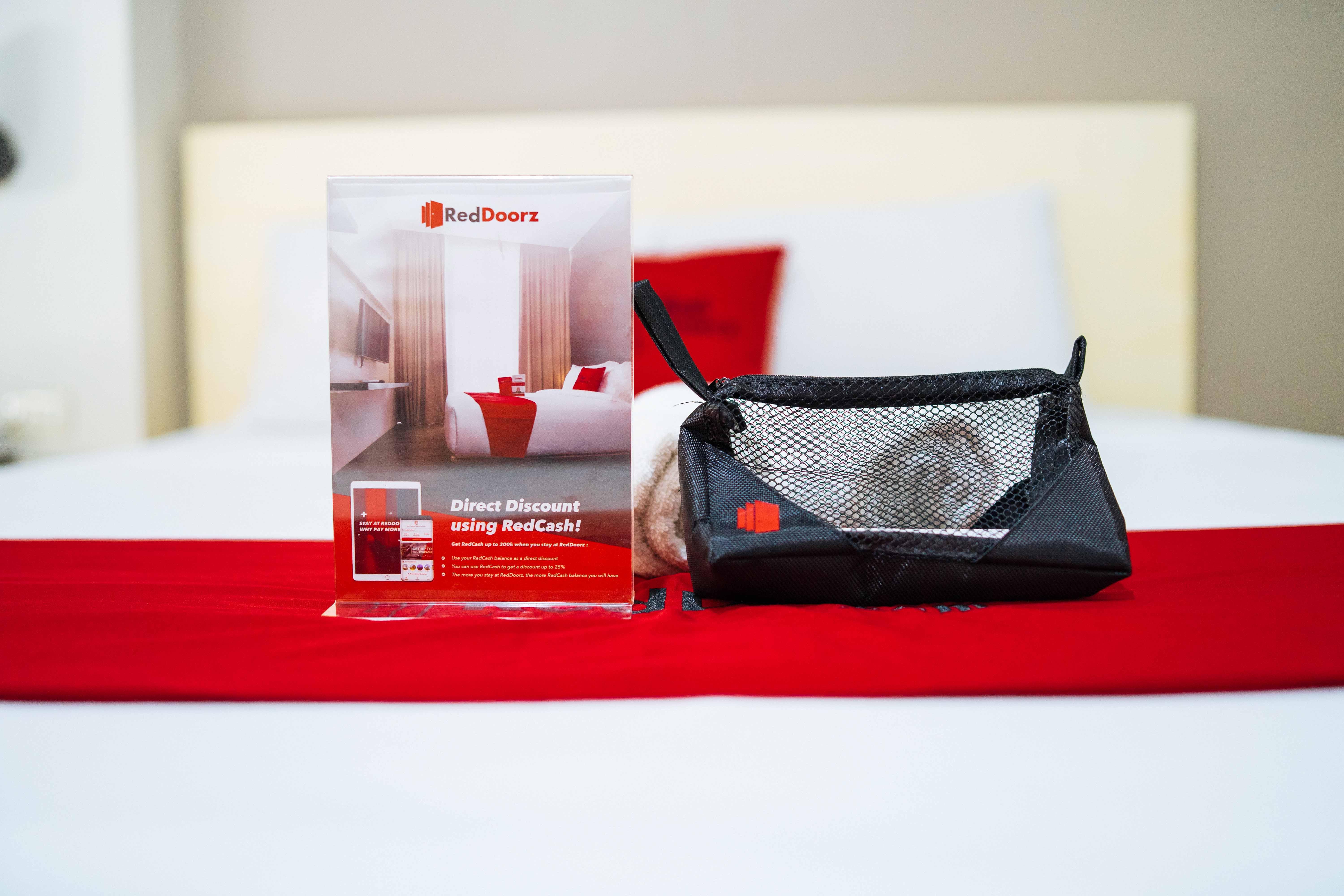 Reddoorz At Samat Mandaluyong Hotell Exteriör bild