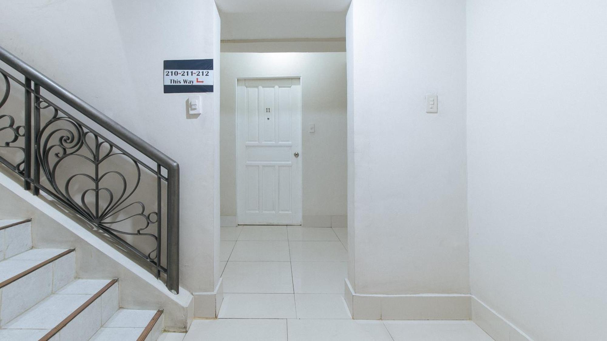 Reddoorz At Samat Mandaluyong Hotell Exteriör bild
