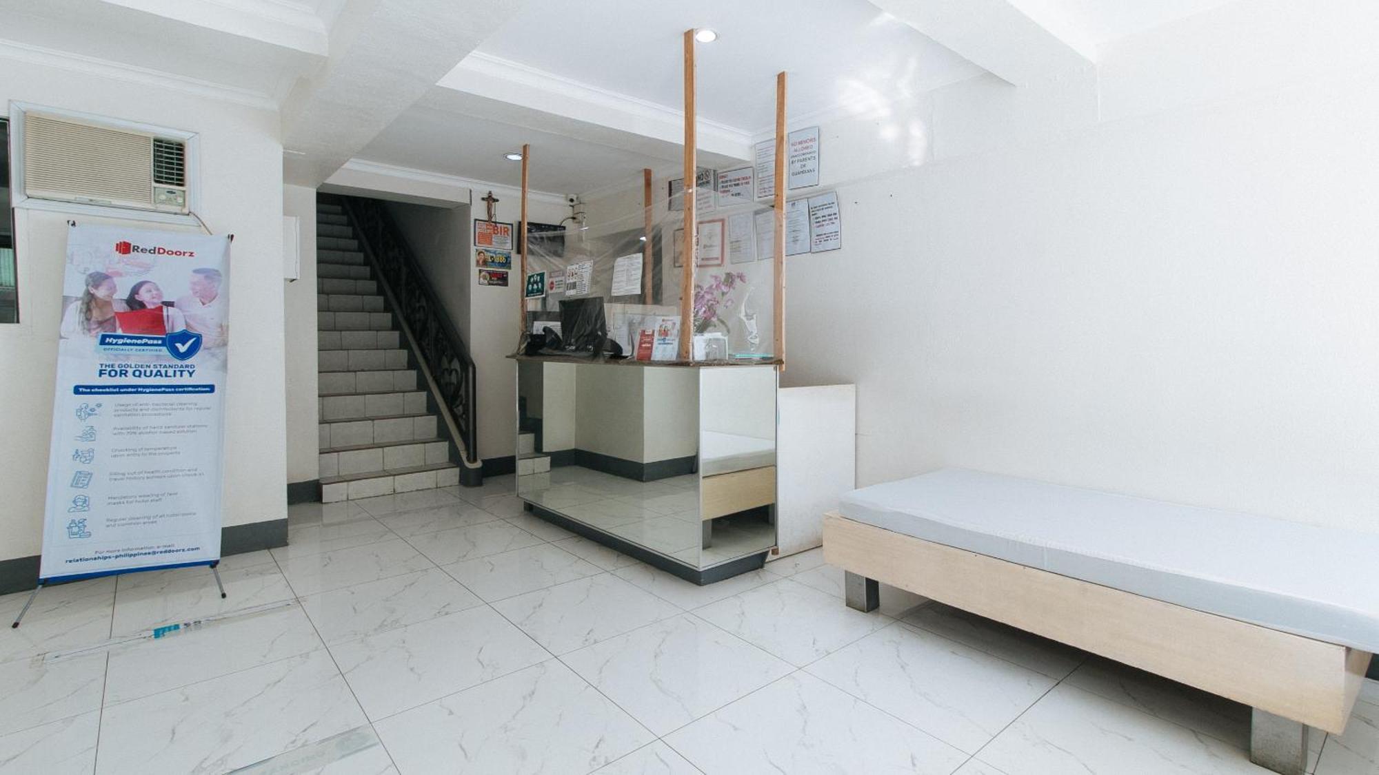 Reddoorz At Samat Mandaluyong Hotell Exteriör bild
