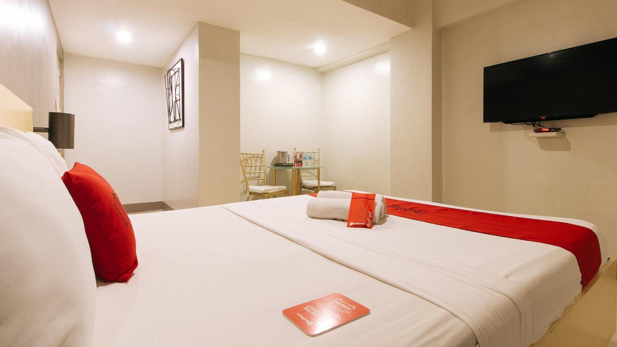 Reddoorz At Samat Mandaluyong Hotell Exteriör bild